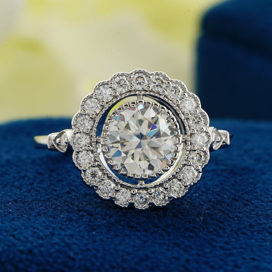 Eternal Bloom Diamond Ring – Where Love Finds Its Spark