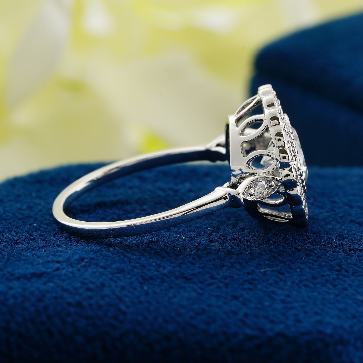 Eternal Bloom Diamond Ring – Where Love Finds Its Spark