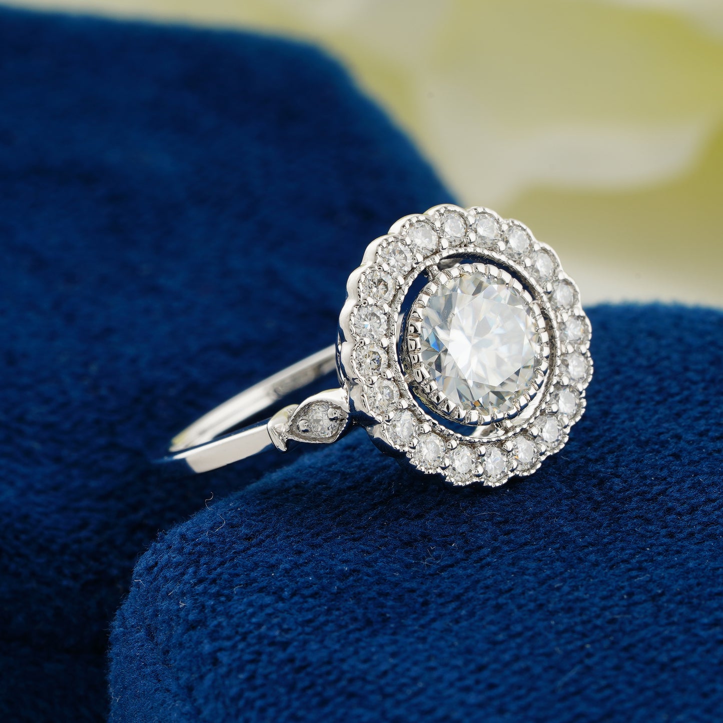 Eternal Bloom Diamond Ring – Where Love Finds Its Spark