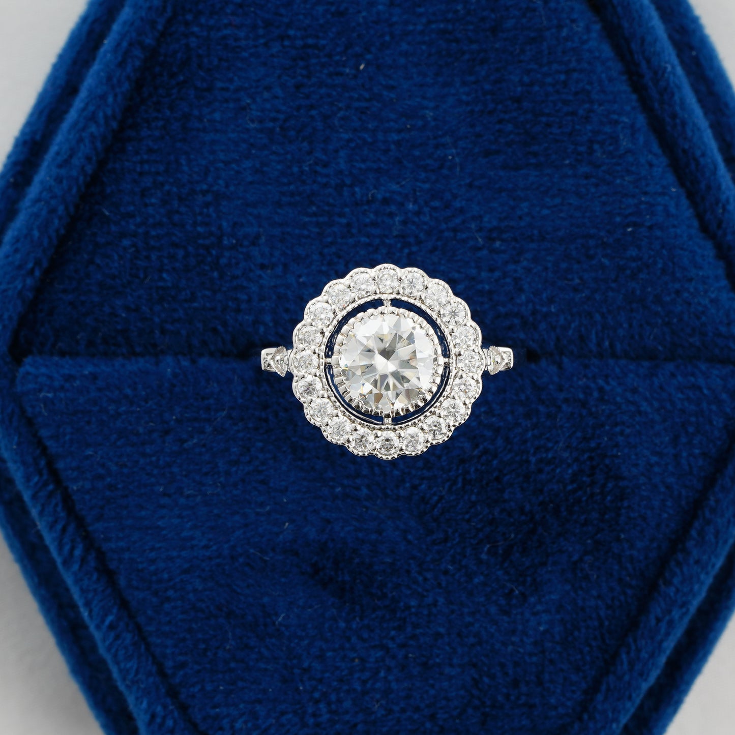 Eternal Bloom Diamond Ring – Where Love Finds Its Spark