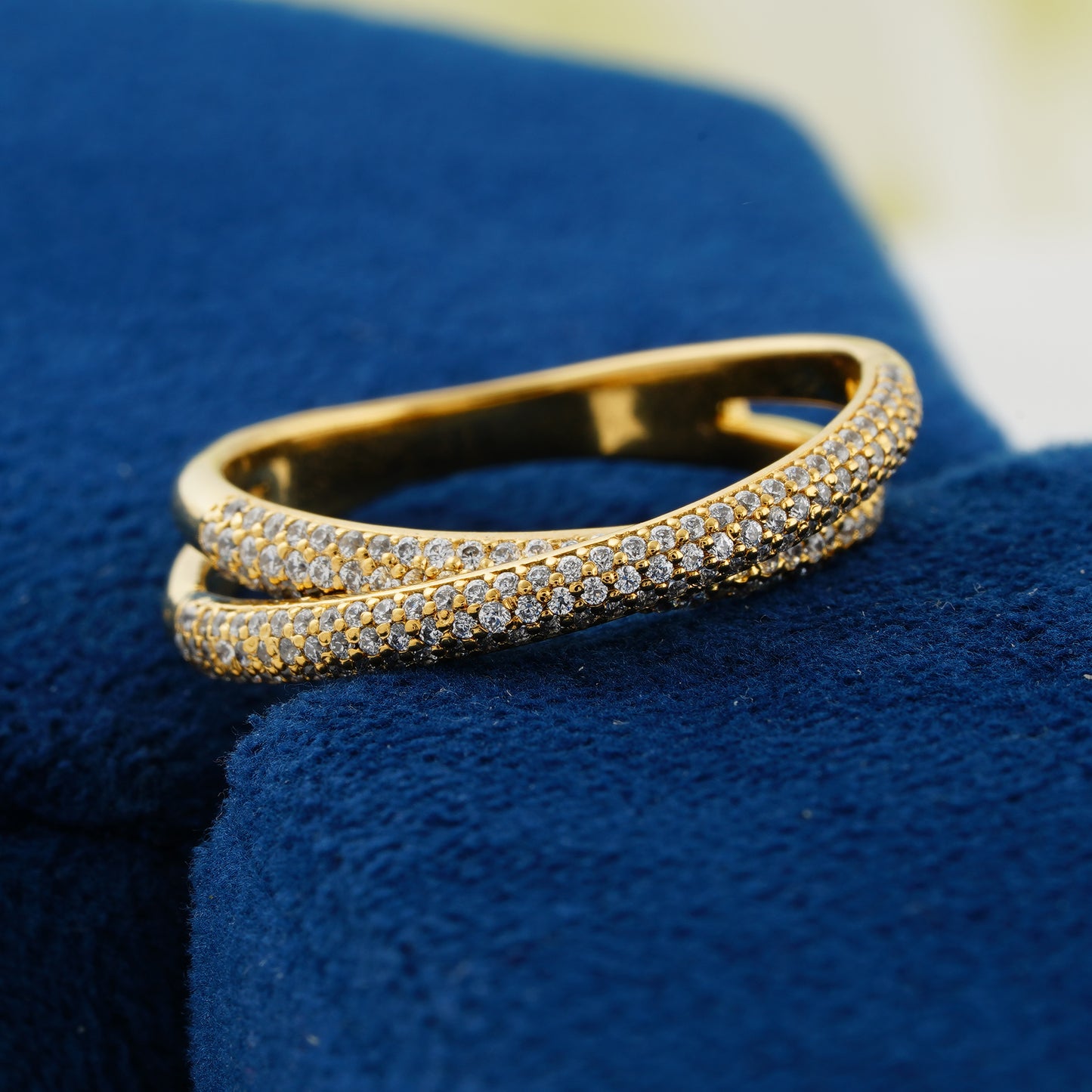 Eternal Twist Criss Cross Pavé wedding  Band