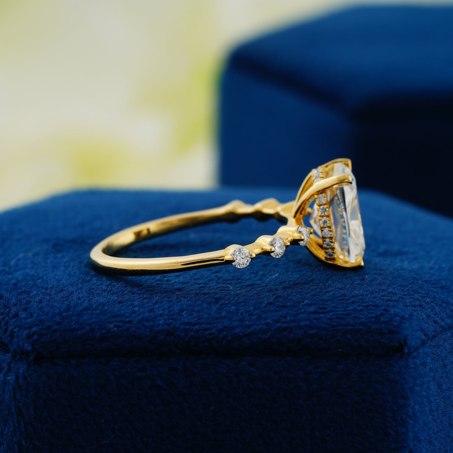 4 Carat Cushion Cut Diamond Engagement Ring – Fiery Sparkle & Luxury