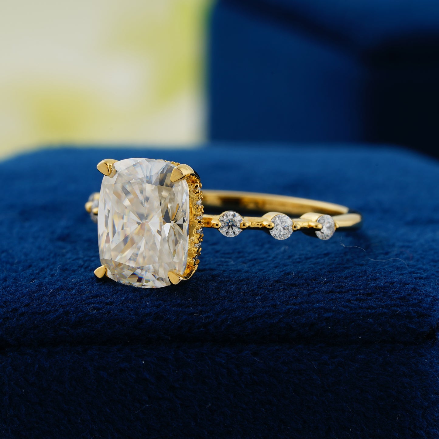 4 Carat Cushion Cut Diamond Engagement Ring – Fiery Sparkle & Luxury