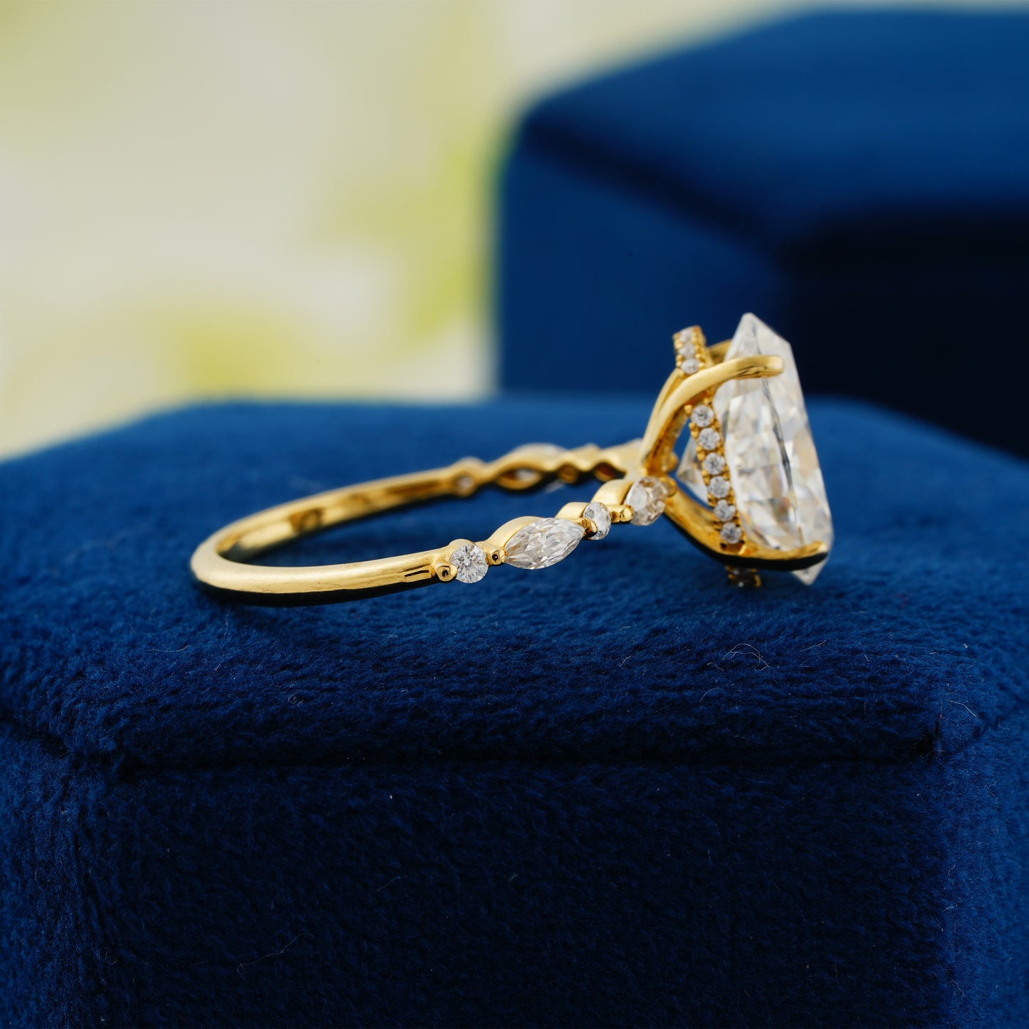 4 CT Oval Cut Lab Grown Diamond Engagement Ring