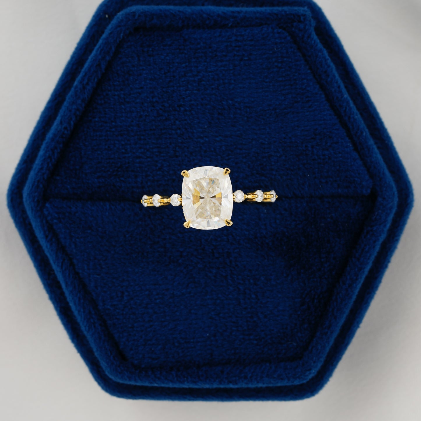 4 Carat Cushion Cut Diamond Engagement Ring – Fiery Sparkle & Luxury