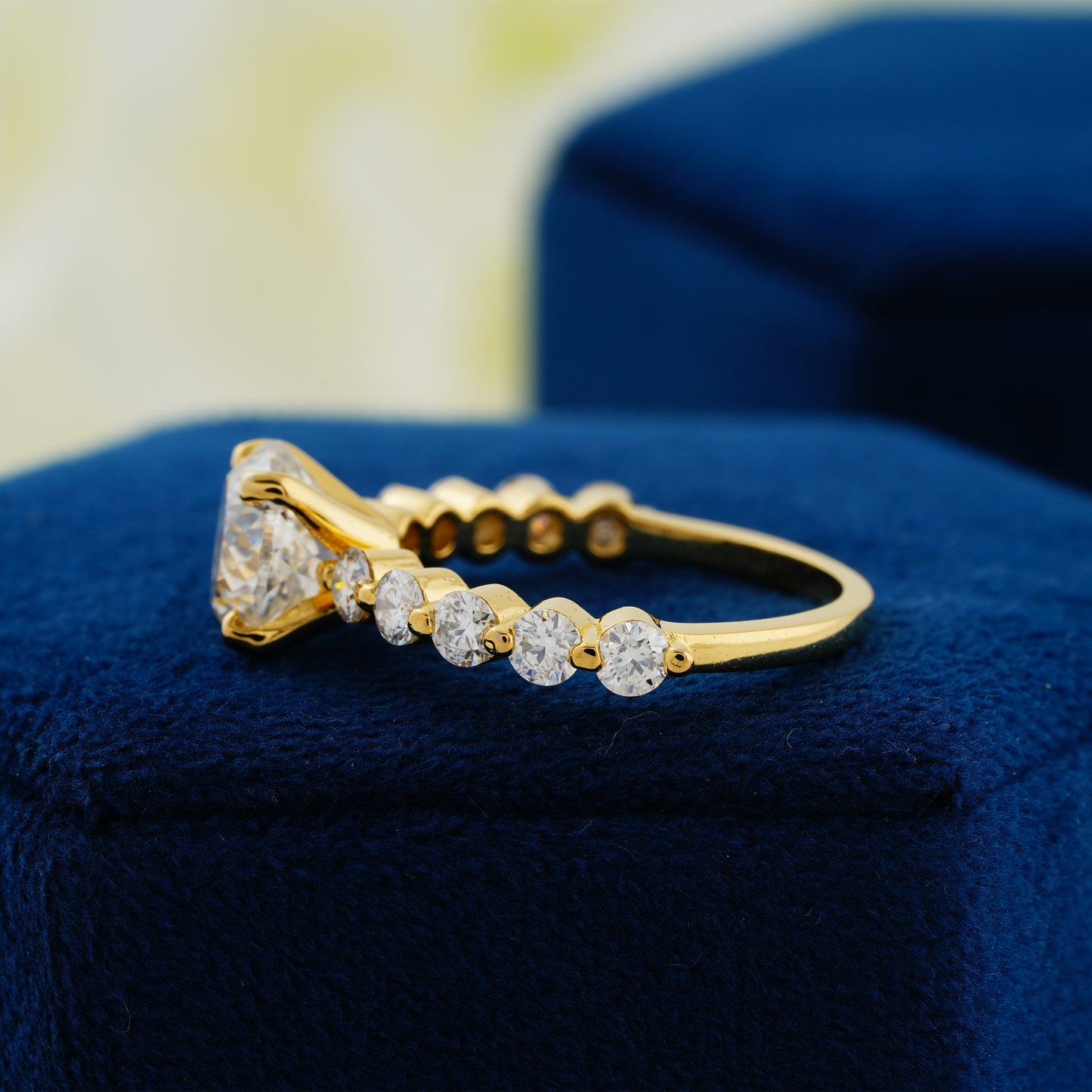 2.2 CT Portuguese Round Cut Lab Grown Diamond Engagement Ring – A Radiant Promise of Forever