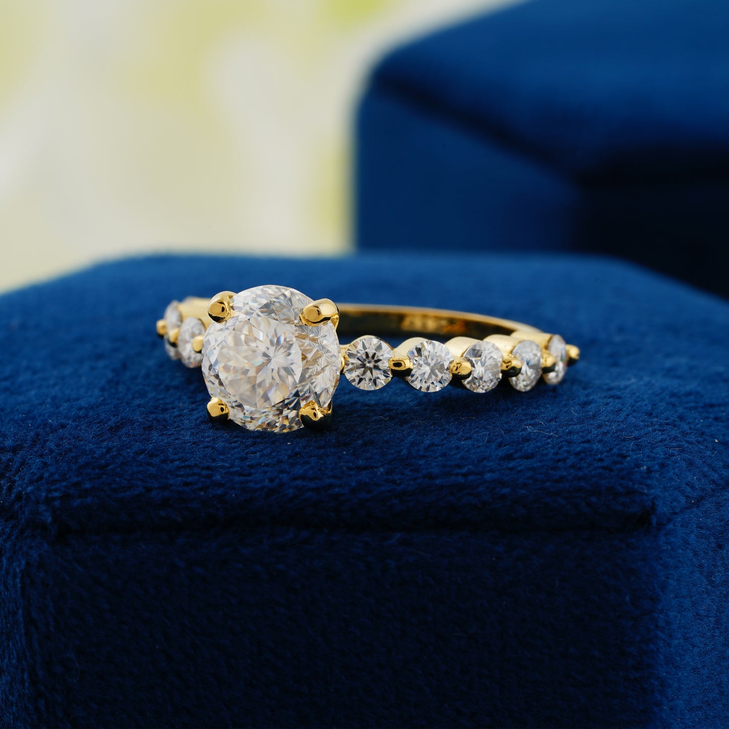 2.2 CT Portuguese Round Cut Lab Grown Diamond Engagement Ring – A Radiant Promise of Forever