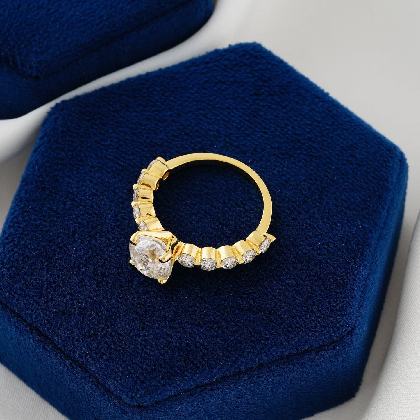 2.2 CT Portuguese Round Cut Lab Grown Diamond Engagement Ring – A Radiant Promise of Forever