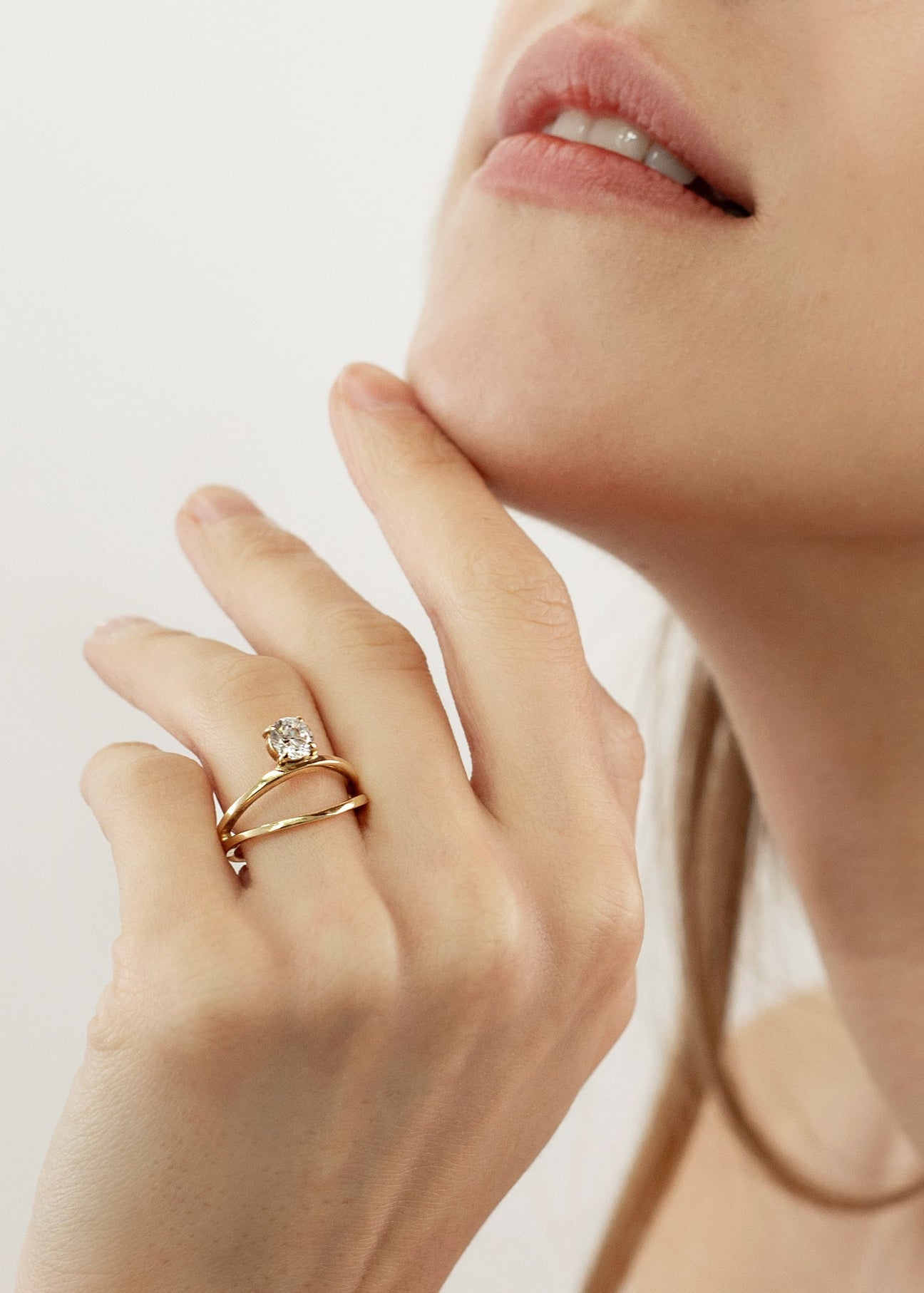 Round Lab Grown Diamond Criss-Cross Solitaire Engagement Ring – X Band Setting