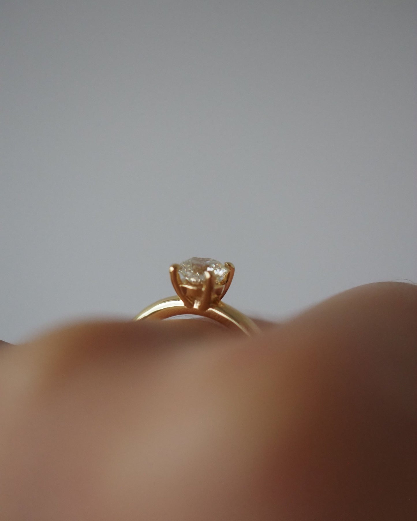 Title: Round Lab Diamond Solitaire Ring with Plain Band