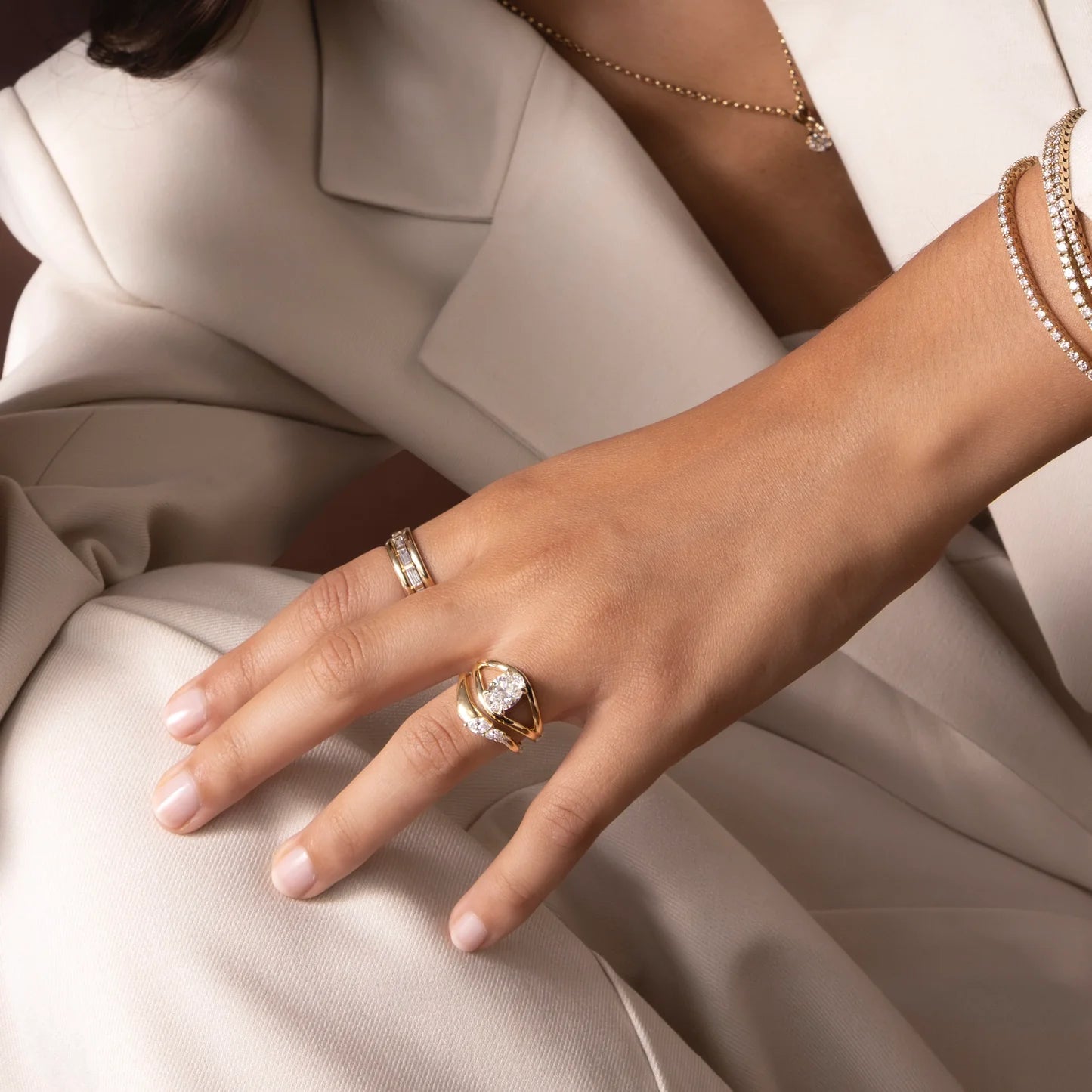 Oval Cut Lab-Grown Diamond Solitaire Engagement Ring with Split Shank