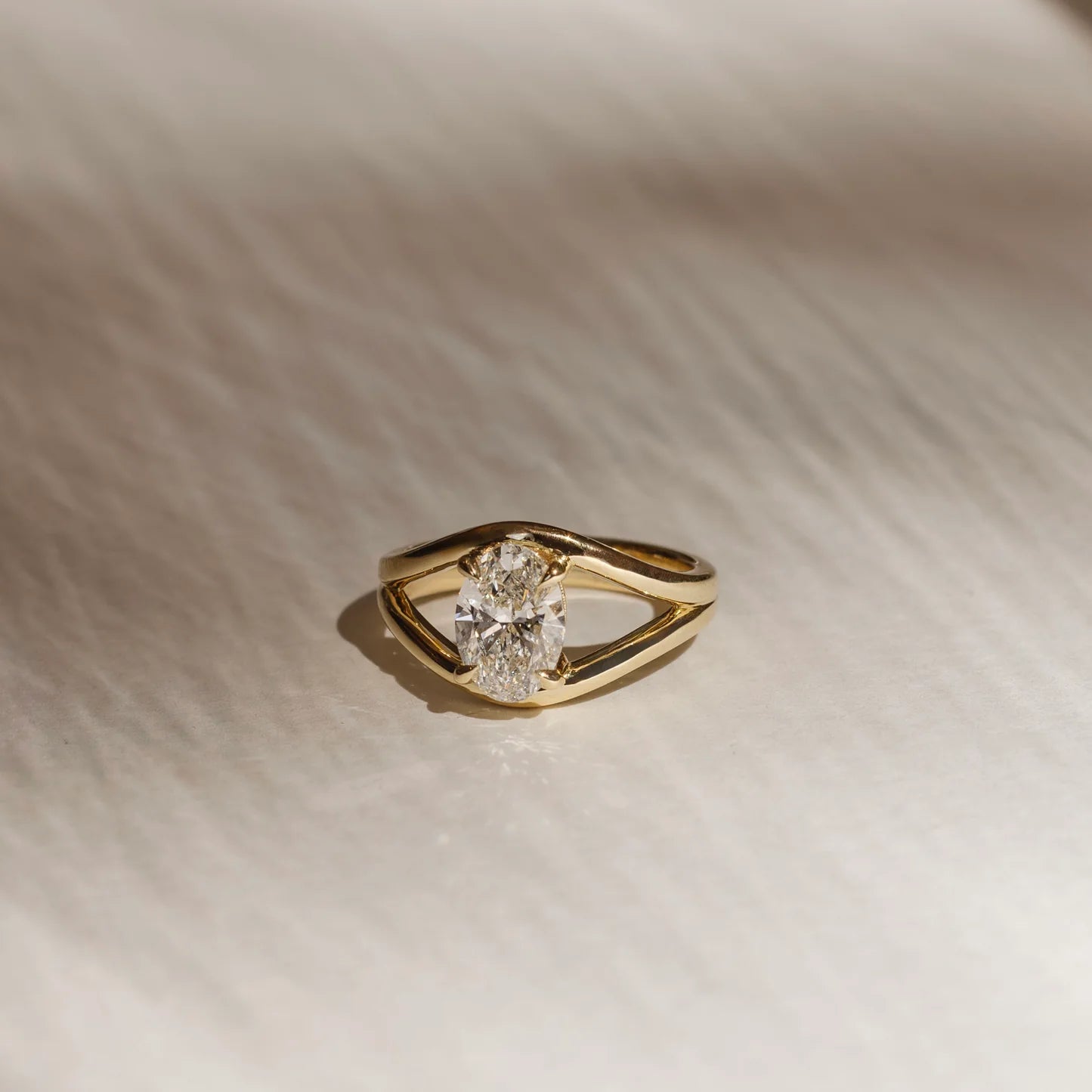 Oval Cut Lab-Grown Diamond Solitaire Engagement Ring with Split Shank